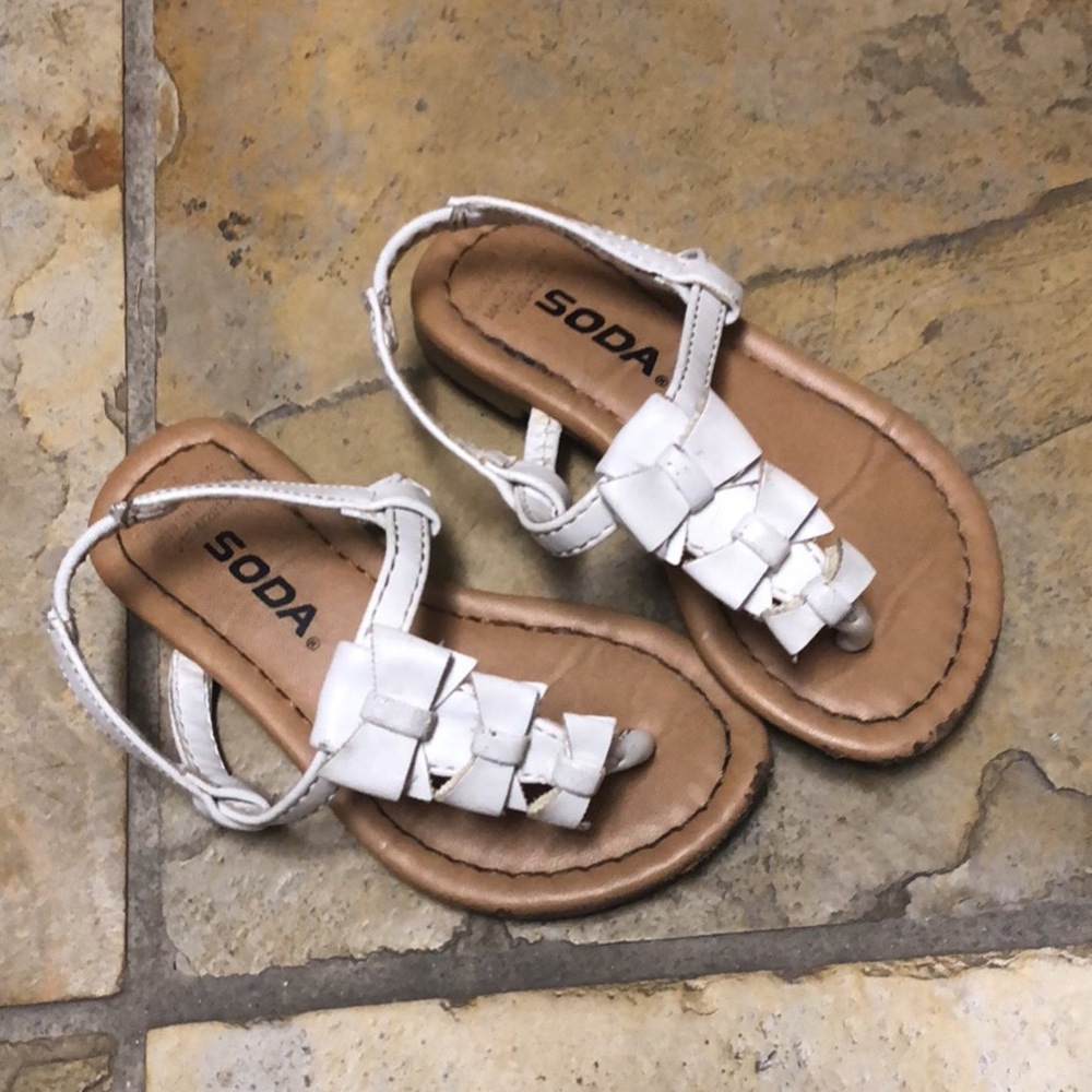 Size 4 soda toddler sandals